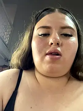 Kitty Bms  online show from December 3, 7:24 pm