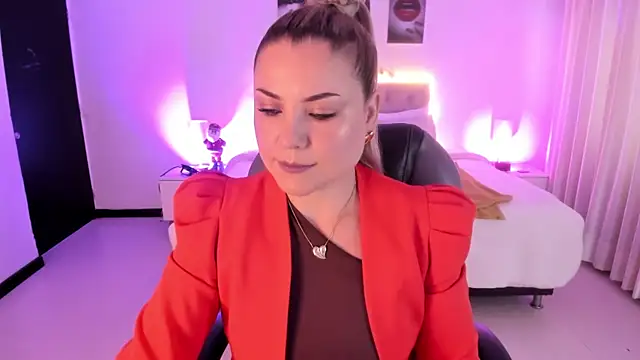 Violeta Hotter online show from December 5, 11:20 am