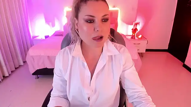 Violeta Hotter online show from December 19, 11:23 am