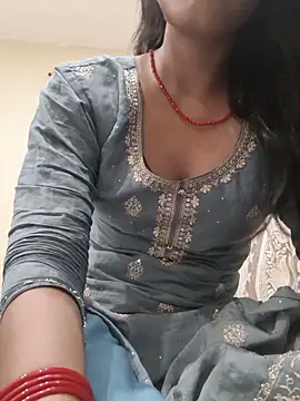 Snapshot of Dil-se-queen-321 chatting on June 6, 6:24 pm Dil-se-queen-321 online show from June 6, 6:24 pm