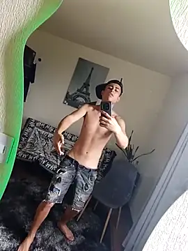 Snapshot of Cute_eliot chatting on November 23, 7:57 pm Cute eliot online show from November 23, 7:57 pm