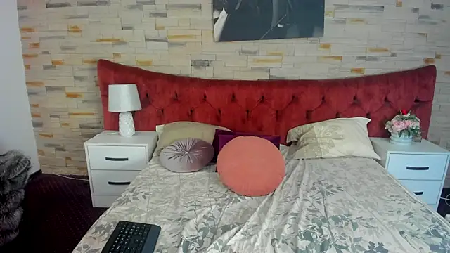 YasmineSly online show from November 26, 8:53 pm