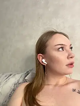 Snapshot of feral__berryss chatting on December 1, 3:13 pm feral berryss online show from December 1, 3:13 pm