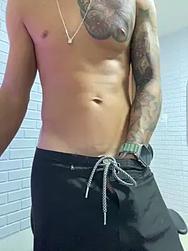 enzofelipe online show from December 15, 1:39 pm