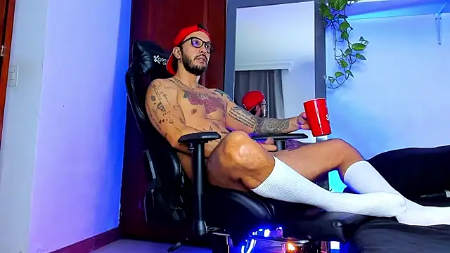 JotaCeliz online show from March 10, 10:52 am