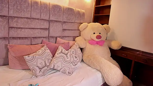 Snapshot of thalia_nichols chatting on June 3, 10:36 pm thalia nichols online show from June 3, 10:36 pm