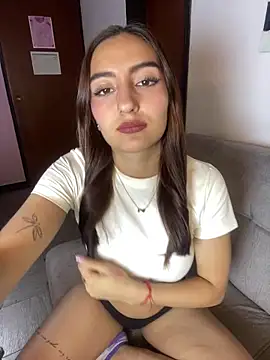 ZoeJohnson Pink online show from February 7, 8:28 pm