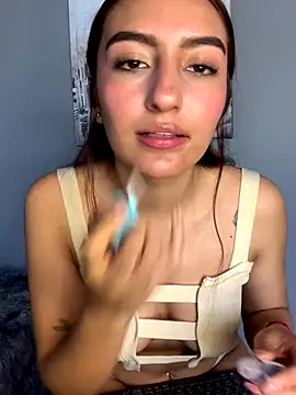 Snapshot of ZoeJohnson_Pink chatting on December 15, 4:24 pm ZoeJohnson Pink online show from December 15, 4:24 pm