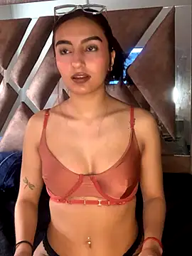 ZoeJohnson Pink online show from November 26, 12:49 pm