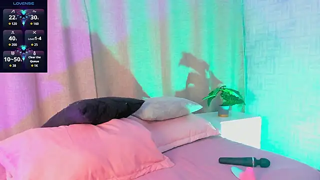 Jenn Owens online show from November 26, 4:01 am