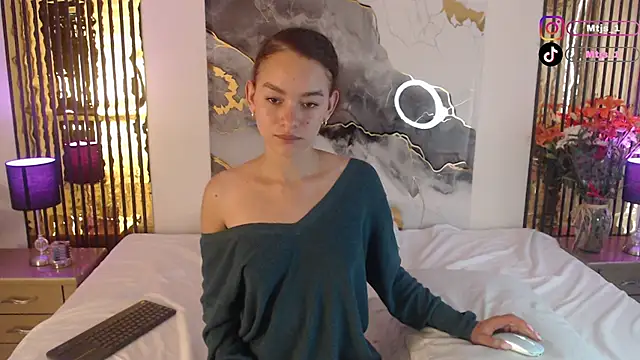 MiticaBrennet  online show from March 7, 3:39 pm