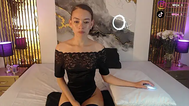 MiticaBrennet  online show from February 21, 6:15 am