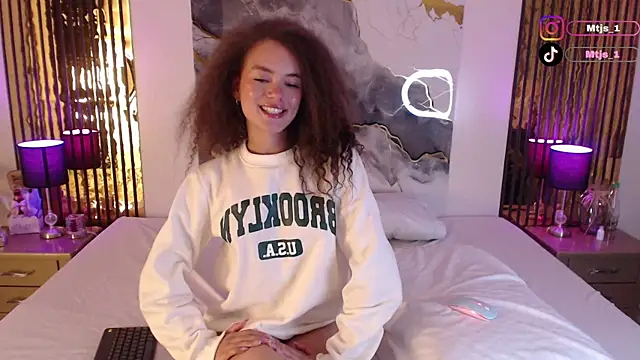 MiticaBrennet  online show from April 10, 4:41 am