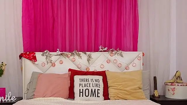 Leona Rae online show from January 15, 12:30 pm