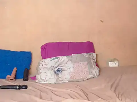 BlackPearlxxo online show from February 23, 12:01 am