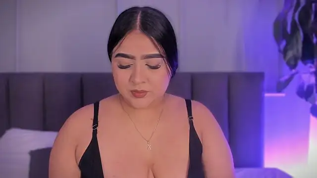 Snapshot of alejandrarojas_ chatting on July 10, 7:47 pm alejandrarojas online show from July 10, 7:47 pm