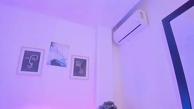 alejandrarojas  online show from April 6, 12:28 pm