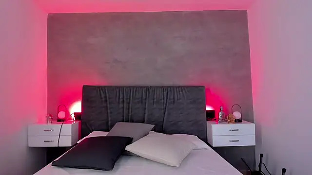 alejandrarojas  online show from December 20, 12:19 pm