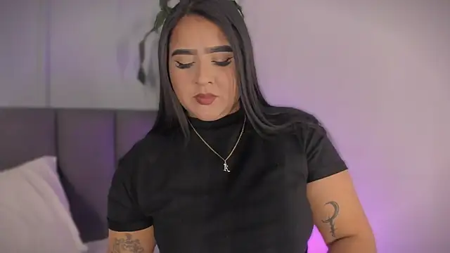 Snapshot of alejandrarojas_ chatting on June 30, 7:47 pm alejandrarojas online show from June 30, 7:47 pm