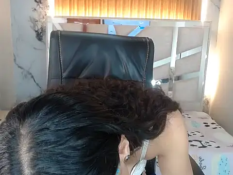 scarlethoneycf online show from December 22, 2:28 pm