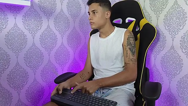 The big twink x online show from November 24, 7:25 pm