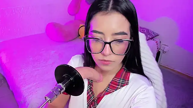 IbbieeBennett 1 online show from February 17, 3:48 am