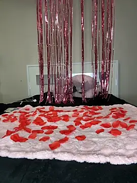 Kiki hammyy online show from February 7, 9:45 pm