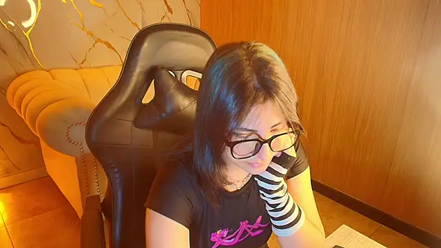 lexiemarie tf online show from December 2, 12:18 pm