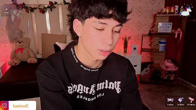 kaelwolf tay online show from February 25, 7:25 pm