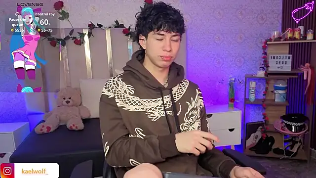 kaelwolf tay online show from March 7, 4:12 pm