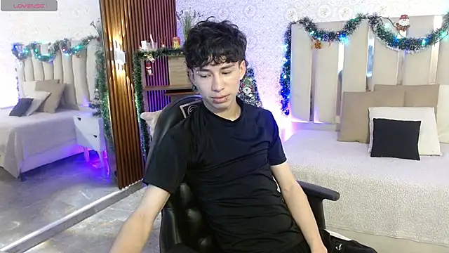 Snapshot of kaelwolf_tay chatting on November 24, 7:36 pm kaelwolf tay online show from November 24, 7:36 pm