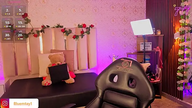 kaelwolf tay online show from March 27, 7:15 pm