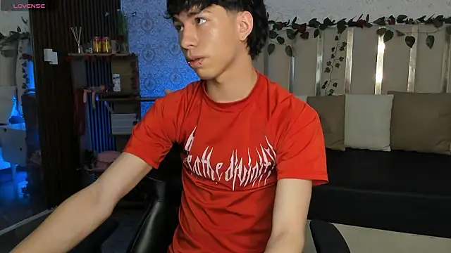 kaelwolf tay online show from February 12, 7:13 pm