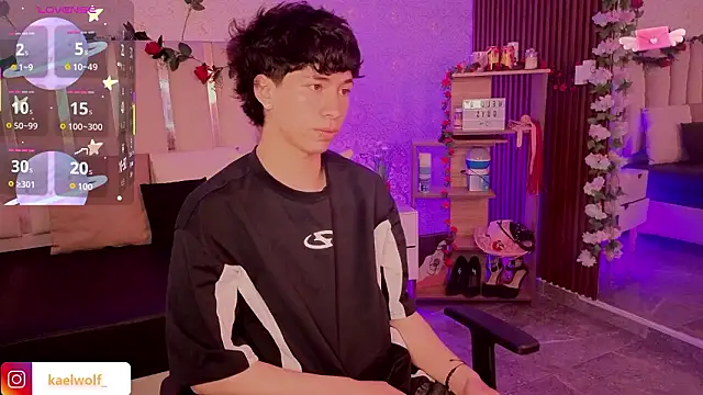 kaelwolf tay online show from March 3, 7:21 pm