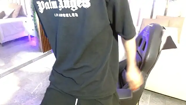 Snapshot of kaelwolf_tay chatting on November 25, 7:47 pm kaelwolf tay online show from November 25, 7:47 pm