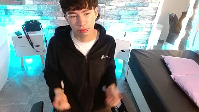 Snapshot of kaelwolf_tay chatting on November 30, 11:55 am kaelwolf tay online show from November 30, 11:55 am