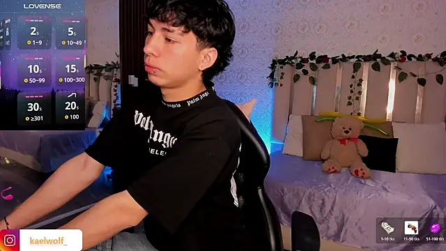 kaelwolf tay online show from February 10, 7:02 pm