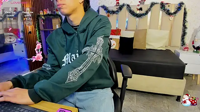 kaelwolf tay online show from December 22, 7:25 pm