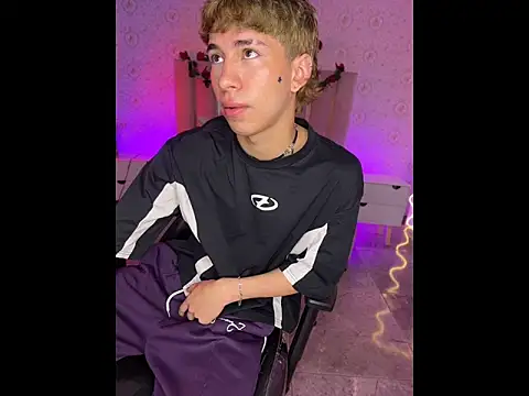 kaelwolf tay online show from April 17, 11:35 am