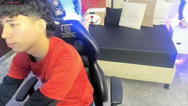 kaelwolf tay online show from December 19, 7:27 pm