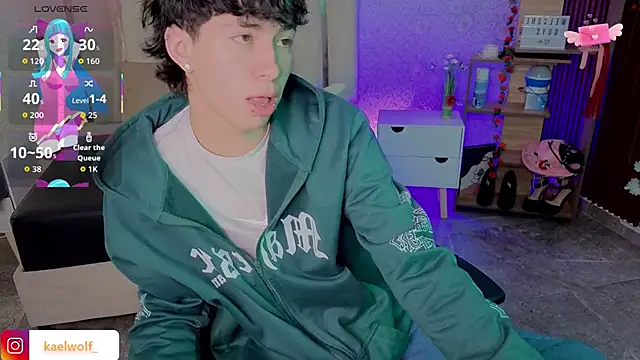 kaelwolf tay online show from March 4, 7:21 pm