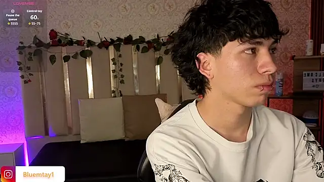 kaelwolf tay online show from February 20, 7:27 pm