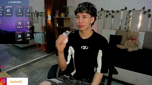 kaelwolf tay online show from January 31, 7:12 pm