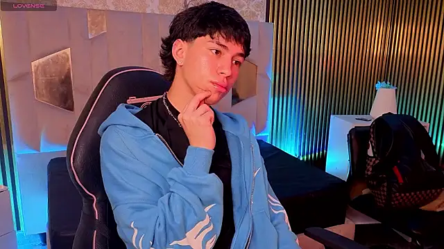 kaelwolf tay online show from March 12, 8:02 pm