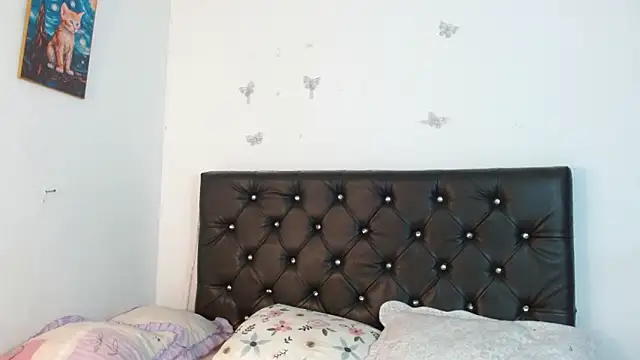 Ameliejoness  online show from March 18, 8:53 pm