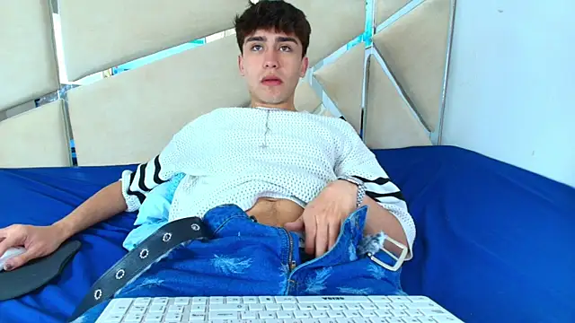 alec rogue online show from November 29, 2:28 pm