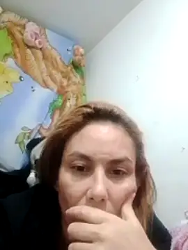 Snapshot of Alice-pink chatting on November 29, 11:38 pm Alice-pink online show from November 29, 11:38 pm