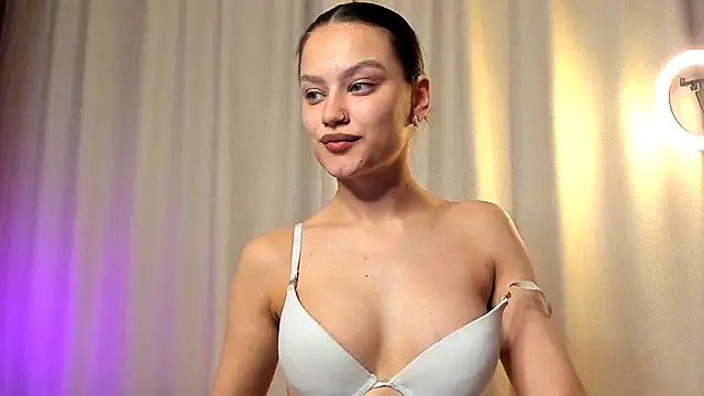  CamillaStar  online show from November 22, 10:30 pm