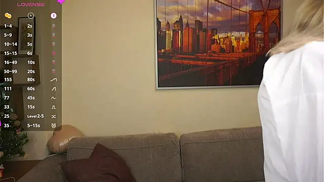 Snapshot of ToyaPletz chatting on February 21, 6:10 pm ToyaPletz online show from February 21, 6:10 pm