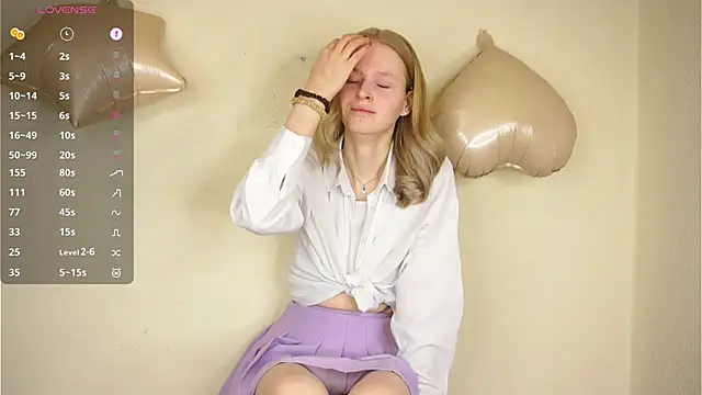 Snapshot of ToyaPletz chatting on February 13, 8:09 pm ToyaPletz online show from February 13, 8:09 pm